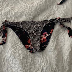 Volcom reversible bikini bottom